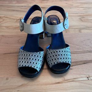 Women's Ferri Sao Paulo black and white sandals